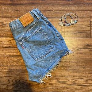 High Waisted Levi’s 💕